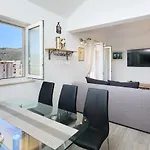 Joyful Place Apartment *
